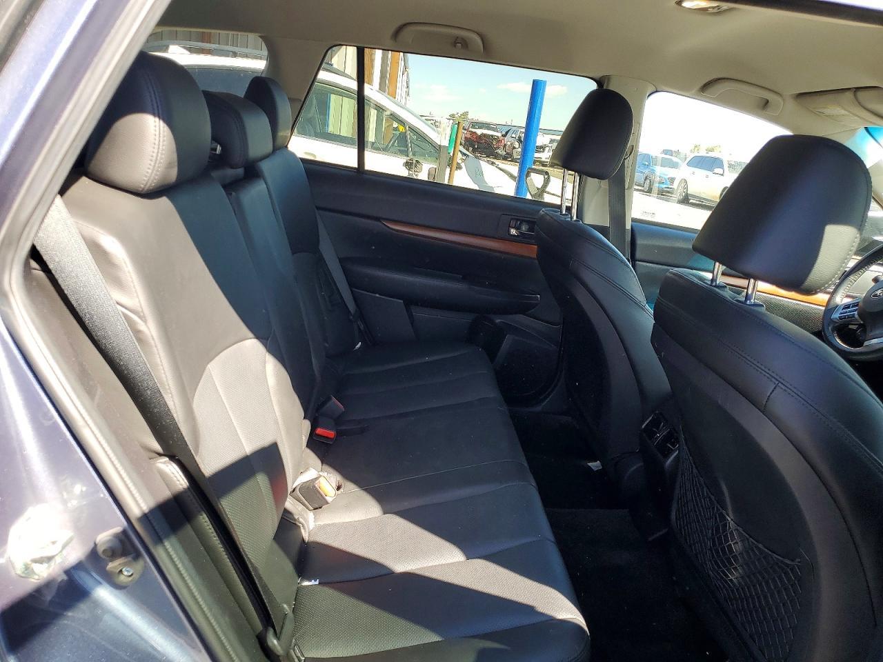2014 Subaru Outback 3.6R Limited - zdjęcie 10