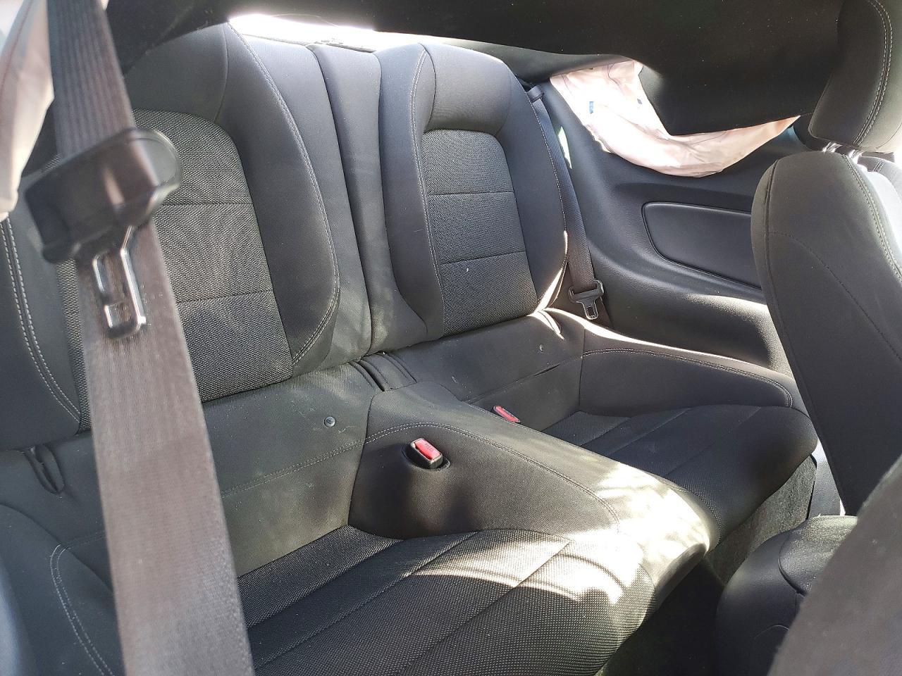 2016 Ford Mustang - zdjęcie 10