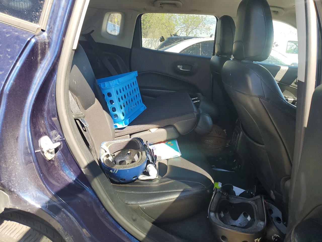2018 Jeep Compass Latitude - zdjęcie 11