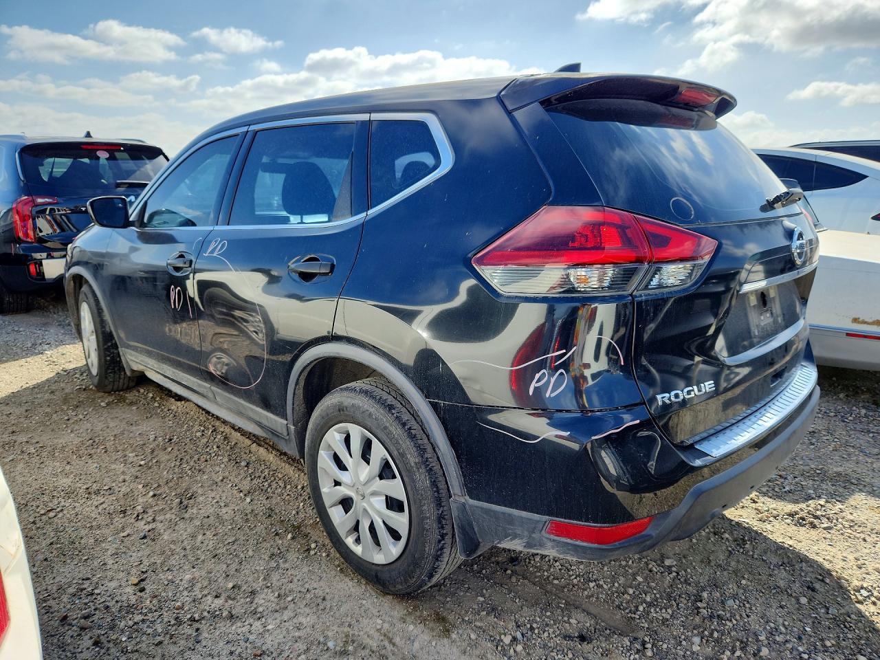 2018 Nissan Rogue S - zdjęcie 2