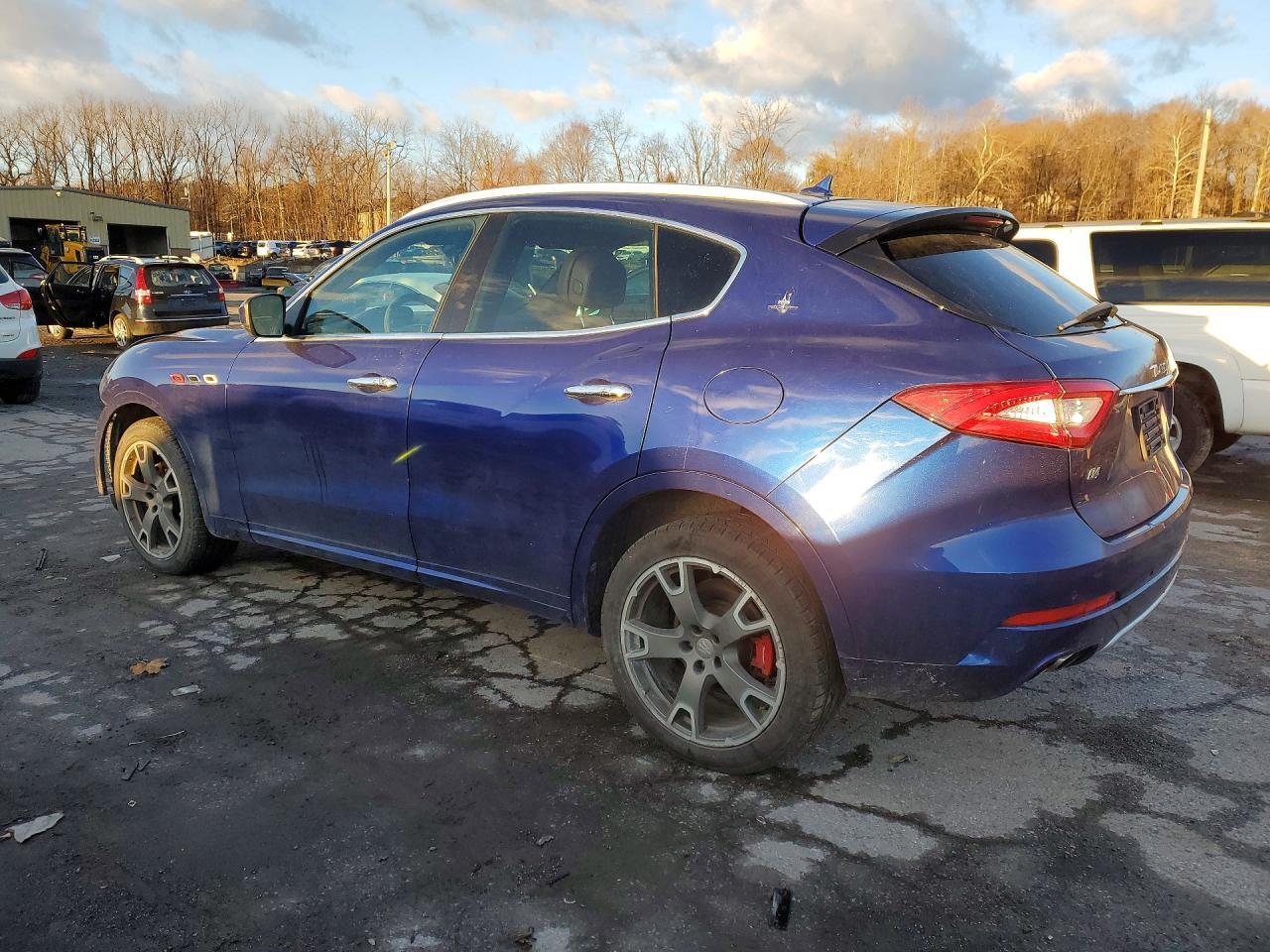 2017 Maserati Levante Luxury - zdjęcie 2