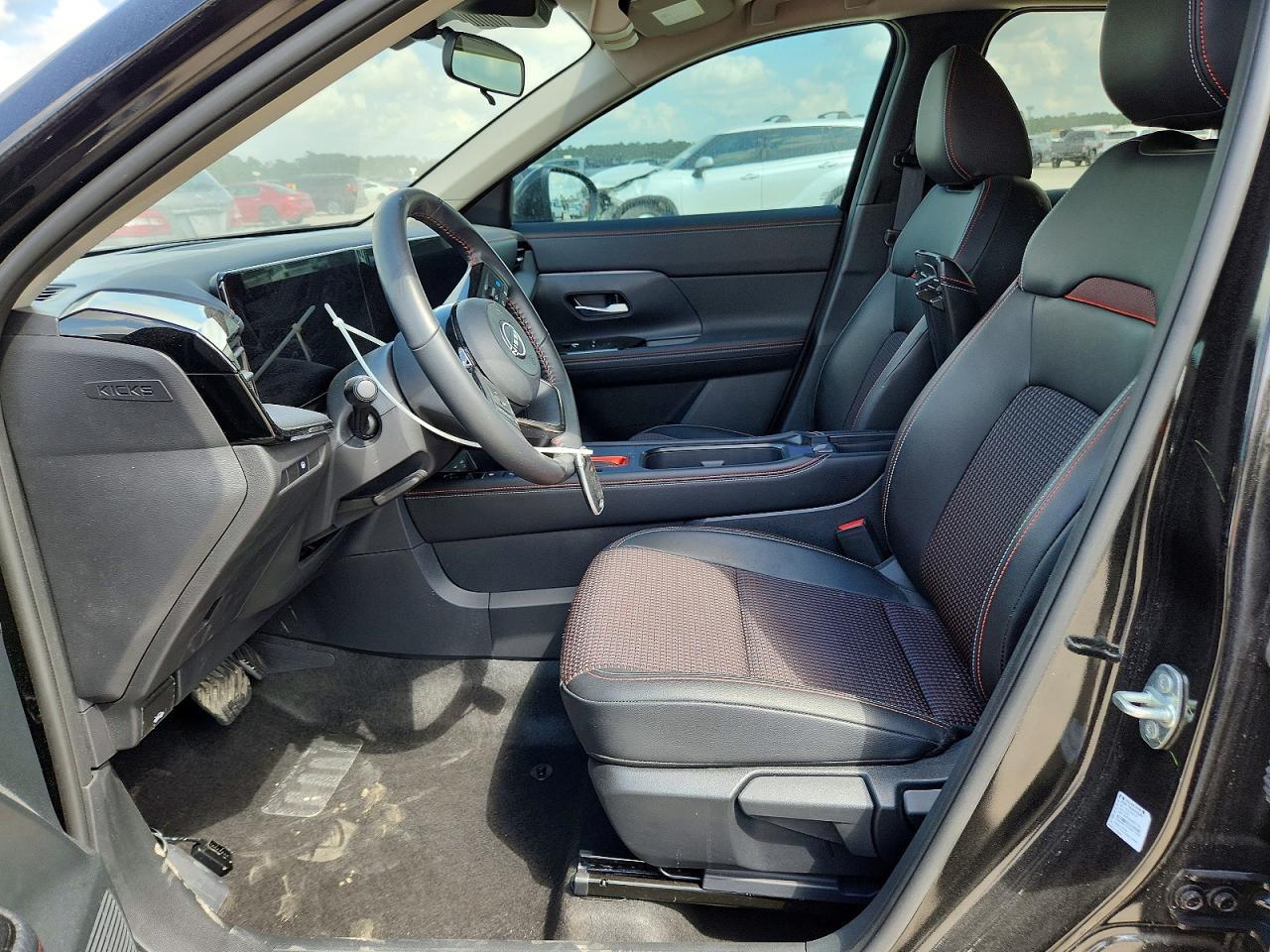 2025 Nissan Kicks Sr - zdjęcie 7