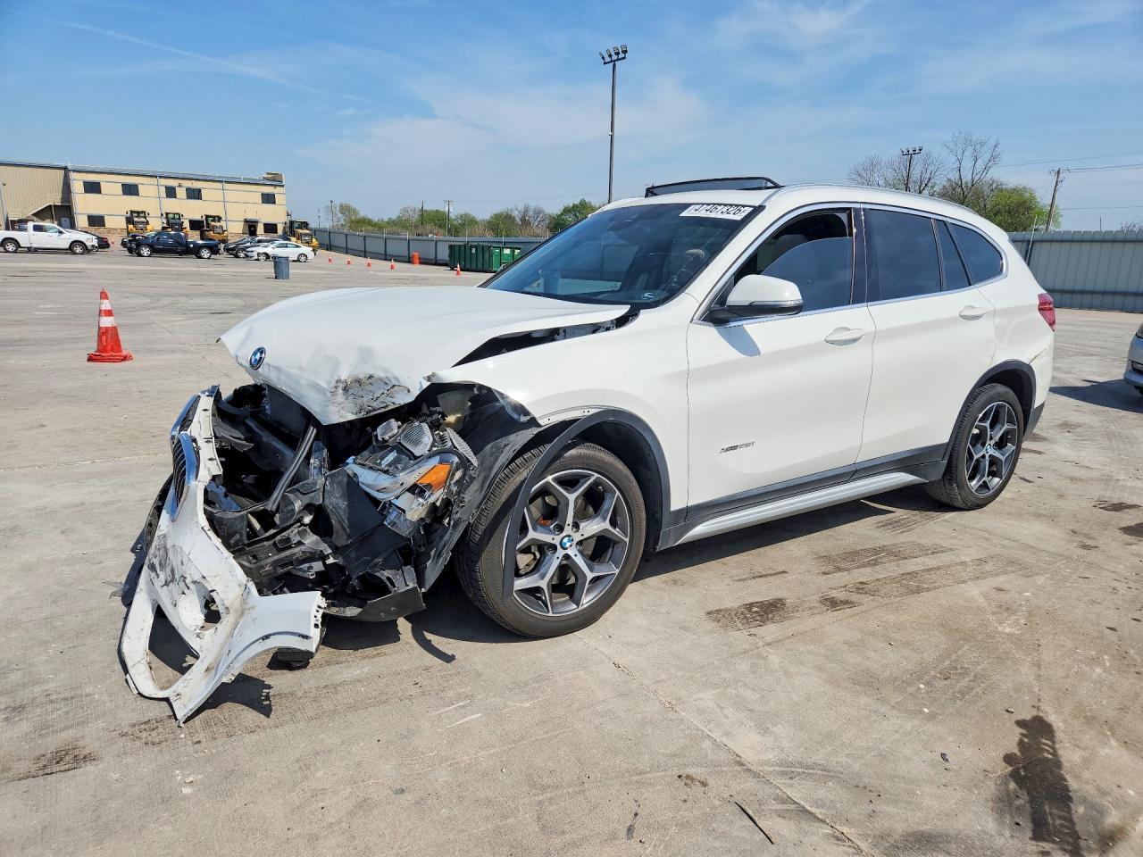 2016 BMW X1 xDrive28I - zdjęcie główne
