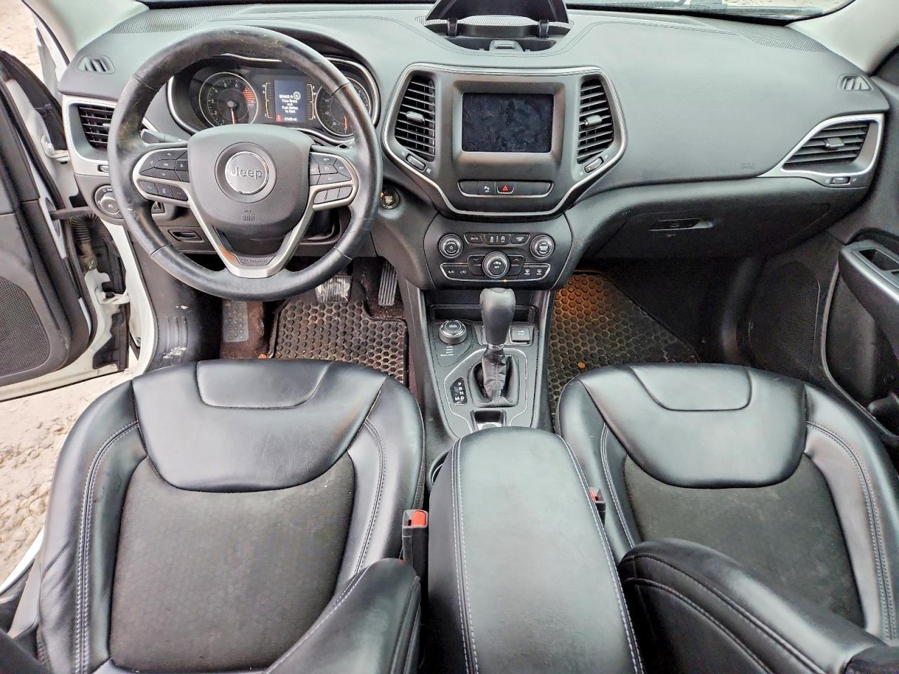 2019 Jeep Cherokee Latitude Plus - zdjęcie 8