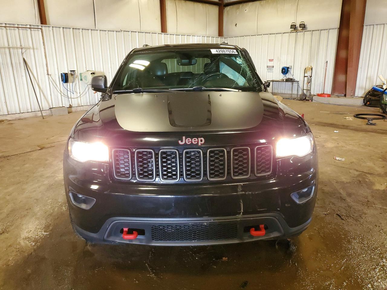 2021 Jeep Grand Cherokee Trailhawk - zdjęcie 5