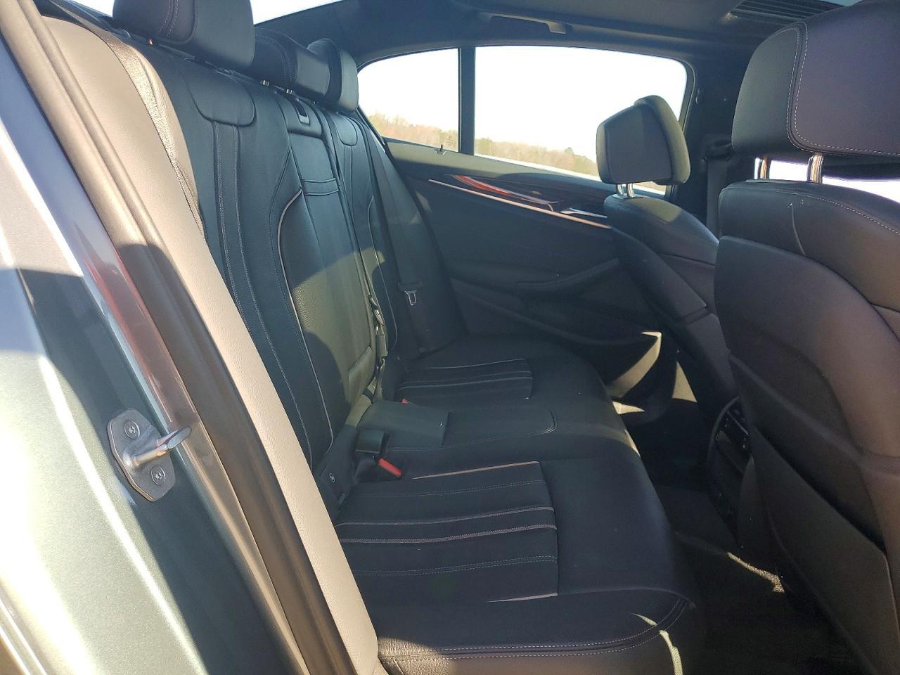 2019 BMW 530 Xi - zdjęcie 10