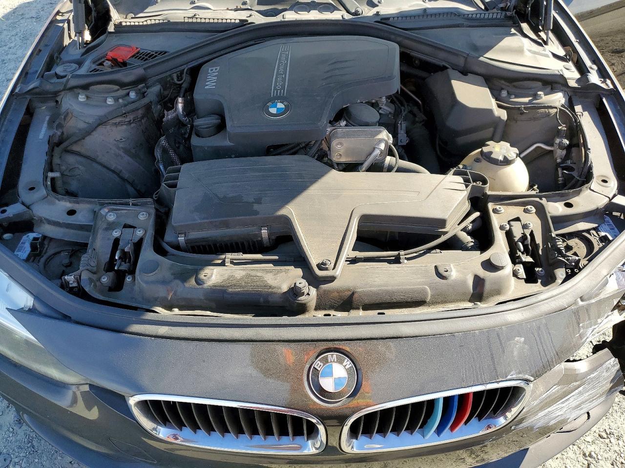 2016 BMW 320 I - zdjęcie 11