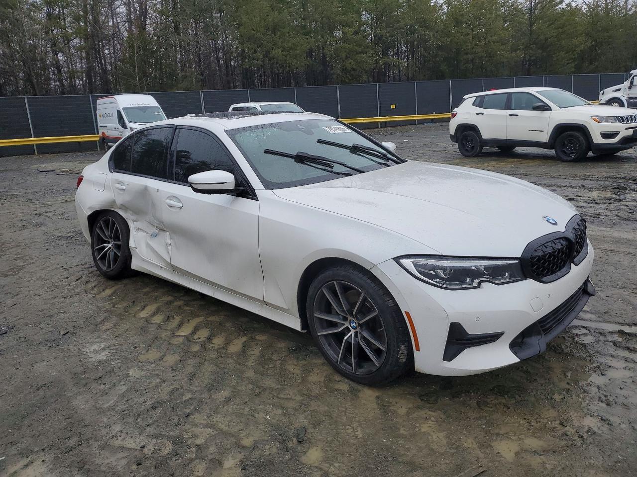 2022 BMW 330I - zdjęcie 4