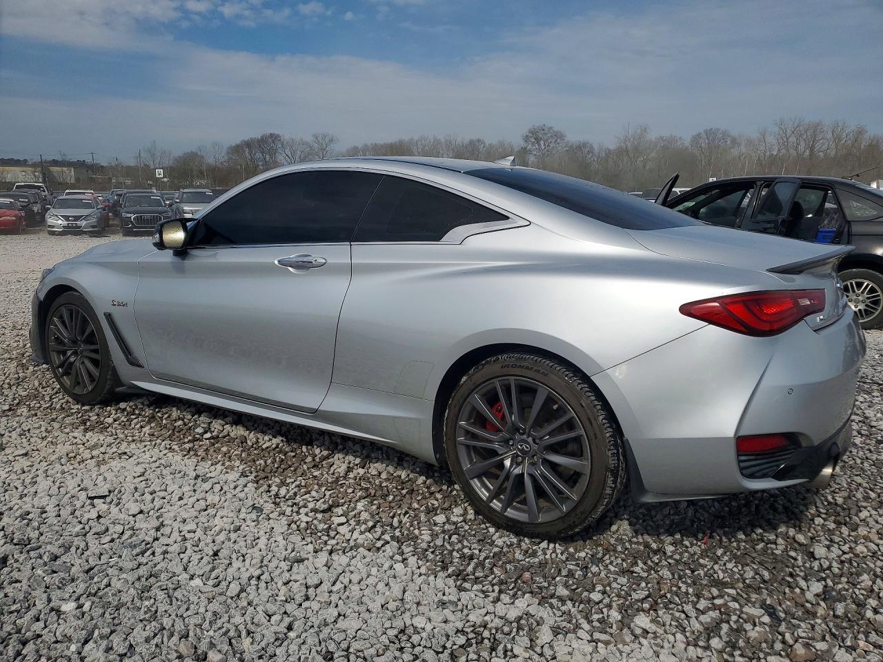 2017 Infiniti Q60 Red Sport 400 - zdjęcie 2