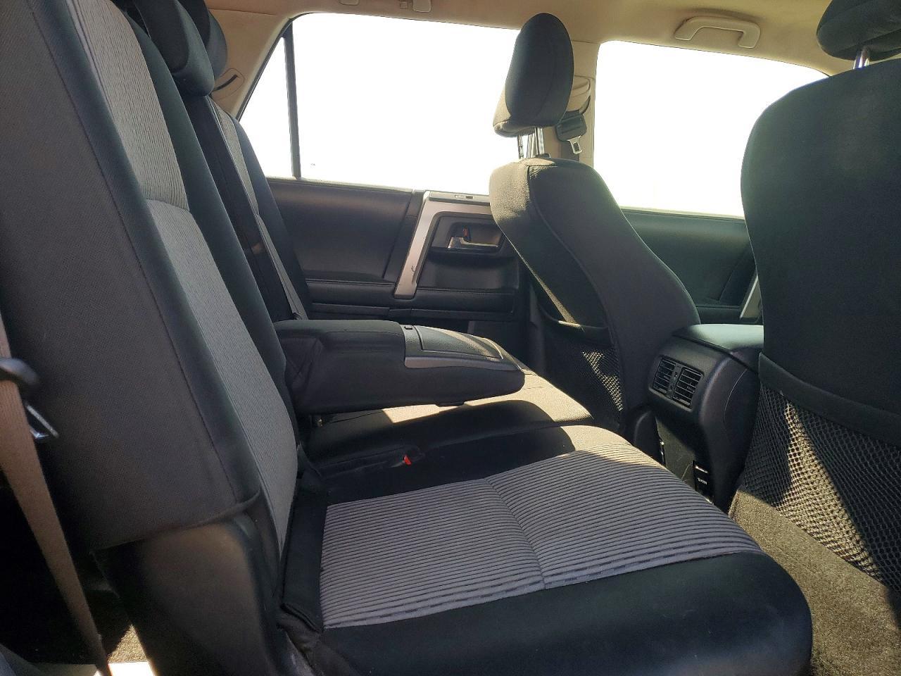 2016 Toyota 4Runner Sr5 - zdjęcie 11