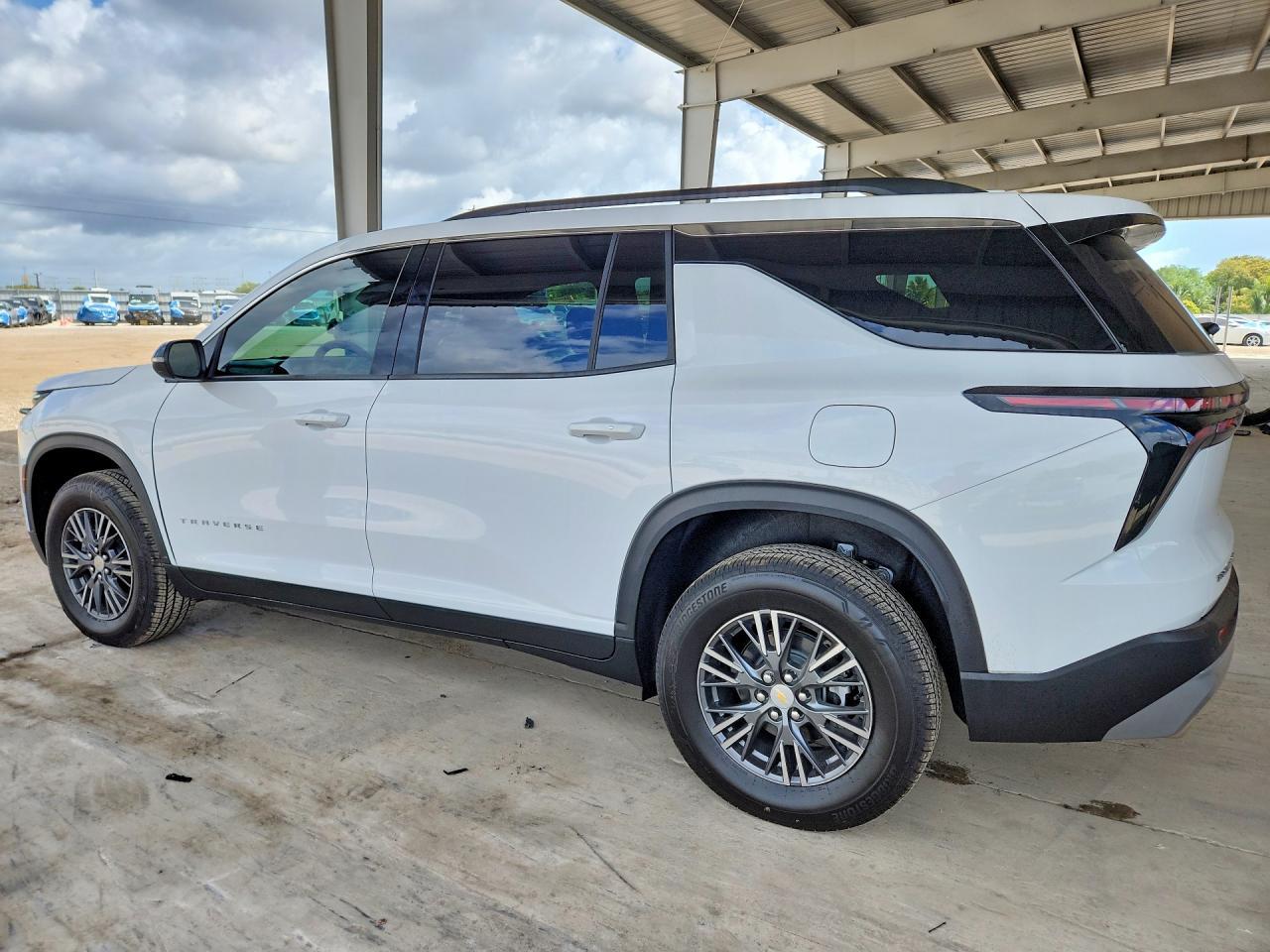 2026 Chevrolet Traverse Lt - zdjęcie 2