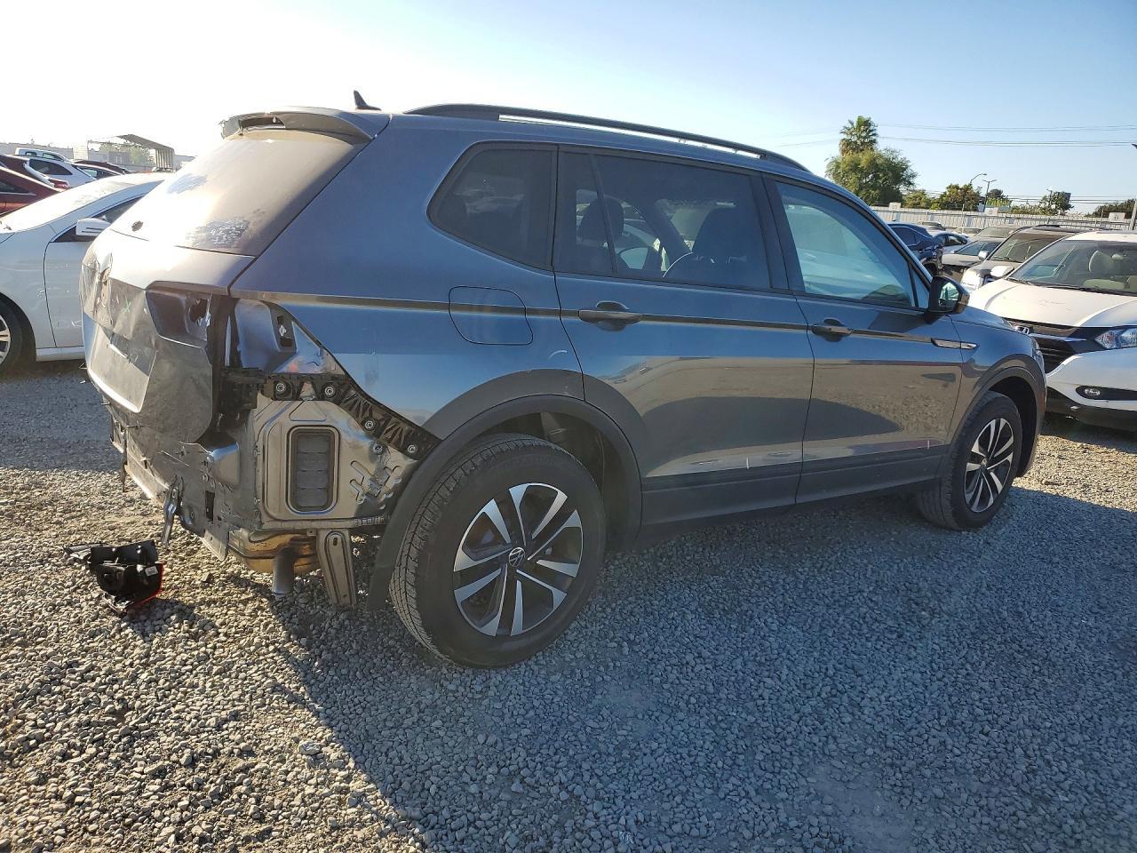 2022 Volkswagen Tiguan S - zdjęcie 3