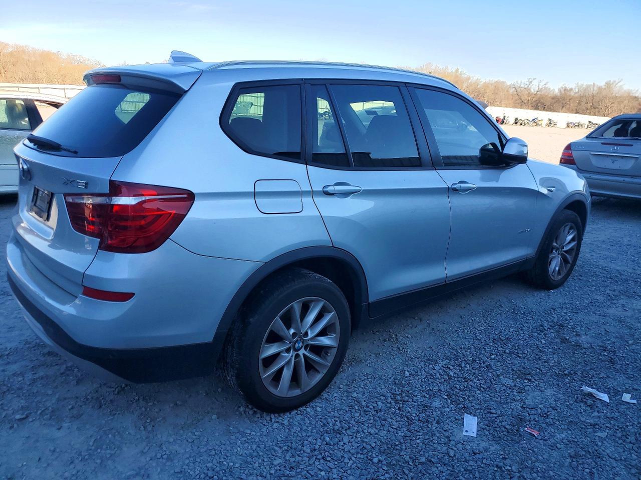 2017 BMW X3 Sdrive28I - zdjęcie 3