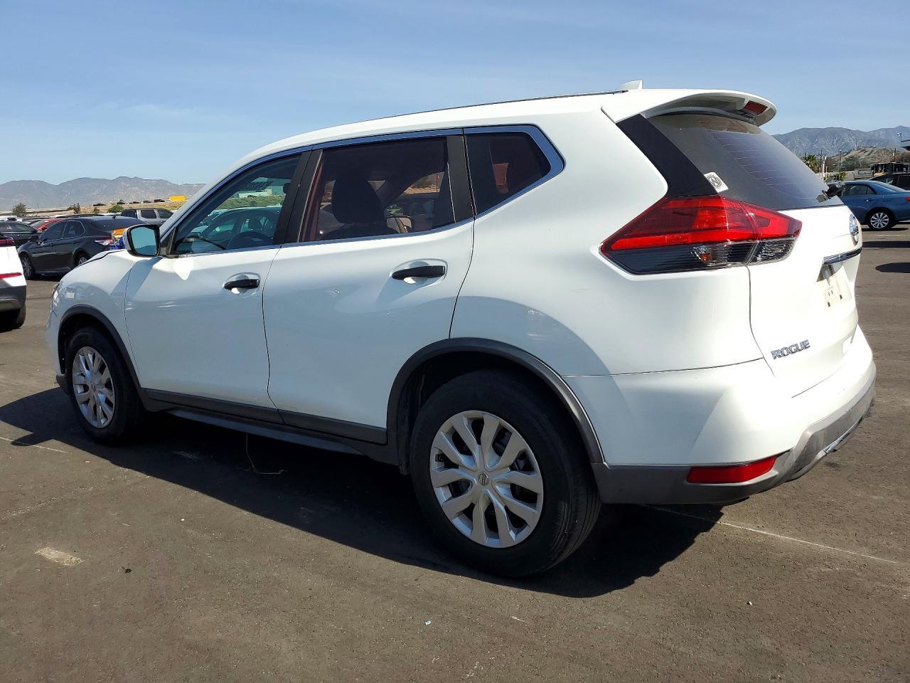 2017 Nissan Rogue S - zdjęcie 2