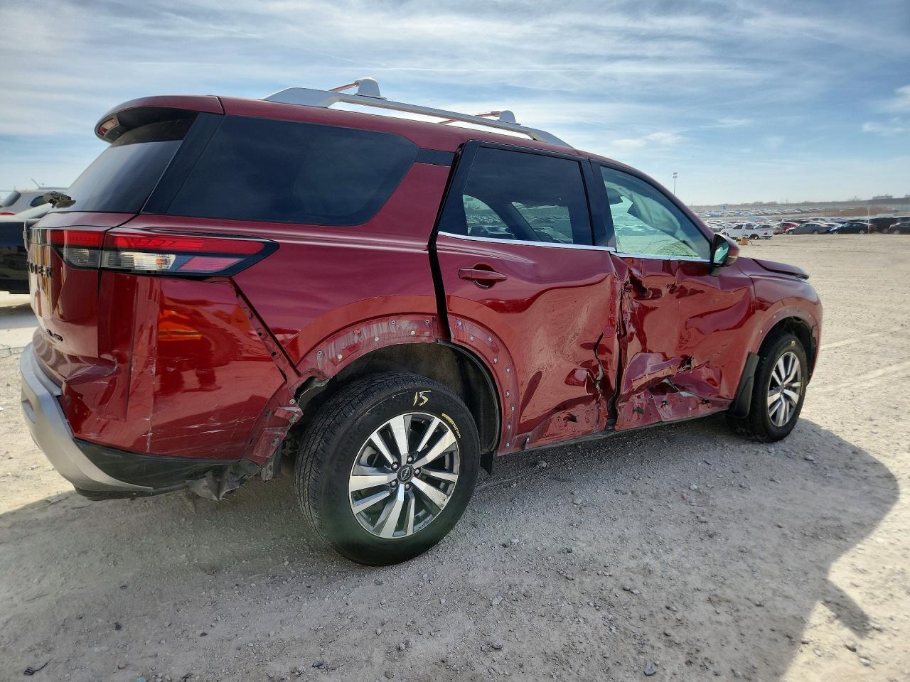 2023 Nissan Pathfinder Sl - zdjęcie 3