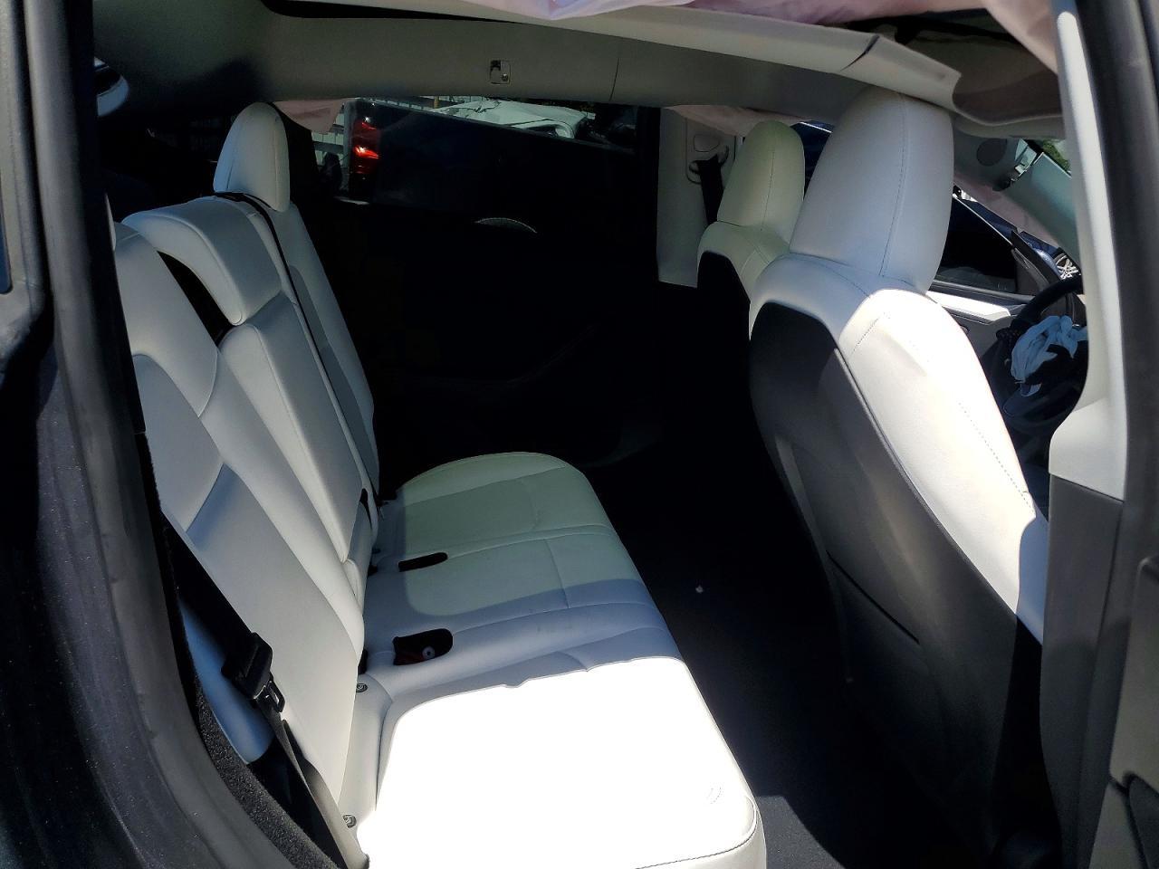 2023 Tesla Model Y - zdjęcie 11