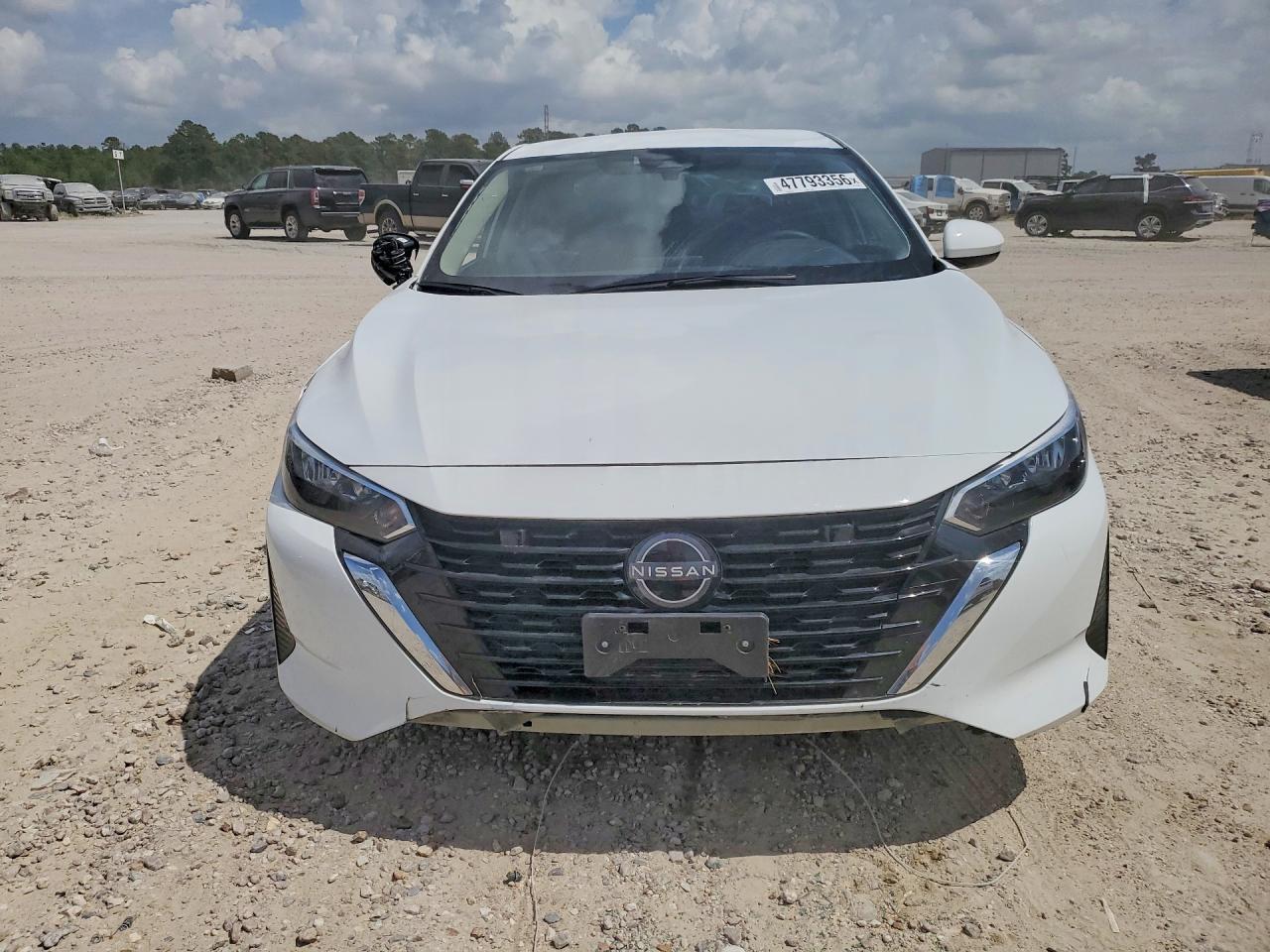 2025 Nissan Sentra - zdjęcie 5