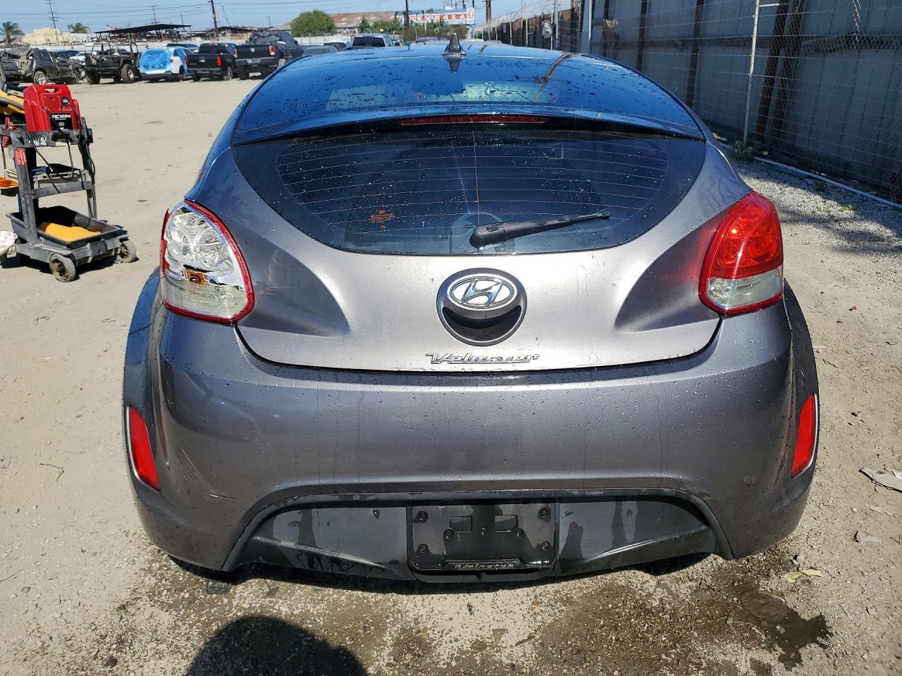 2013 Hyundai Veloster Base - zdjęcie 6