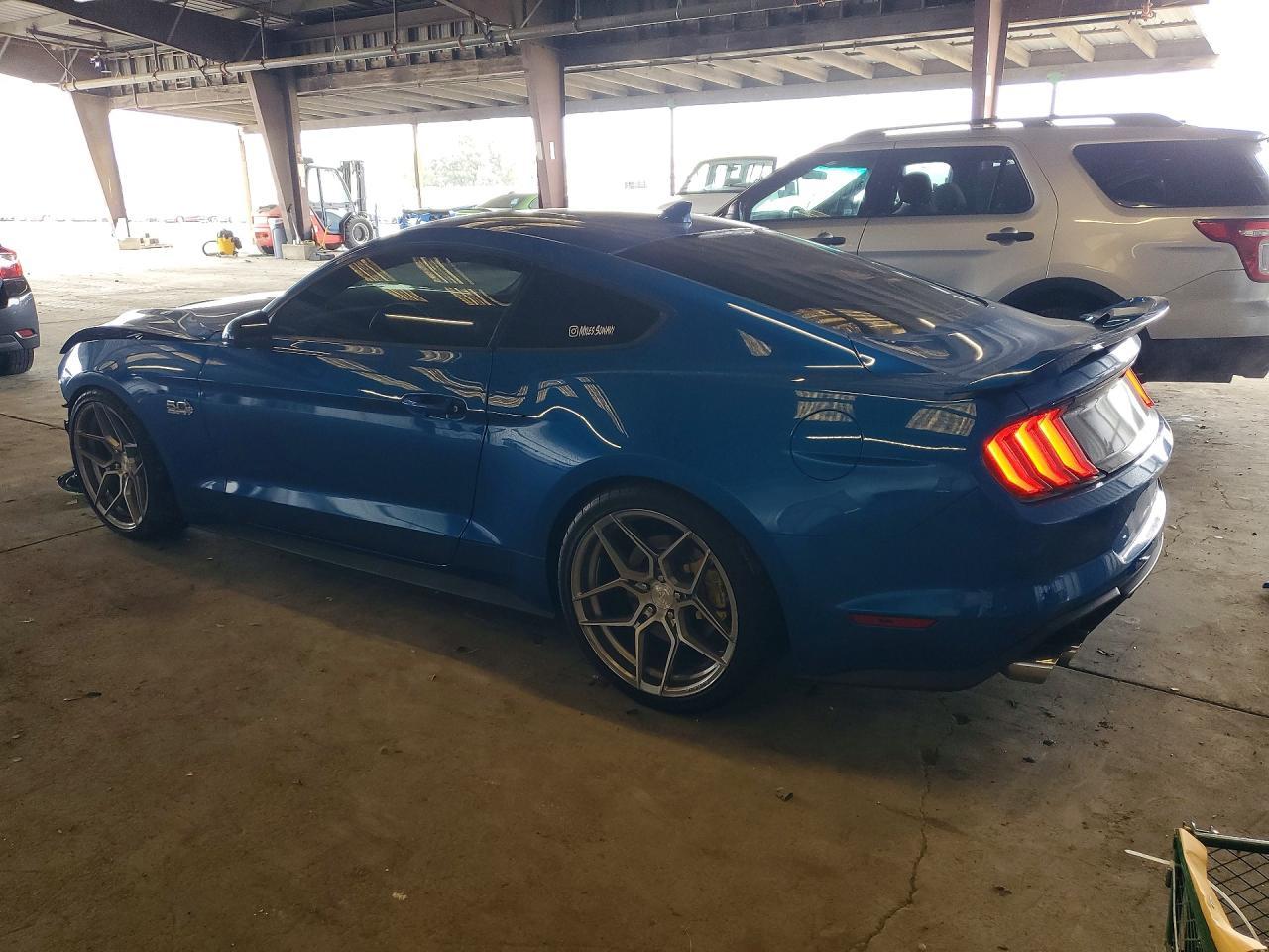 2021 Ford Mustang Gt - zdjęcie 2