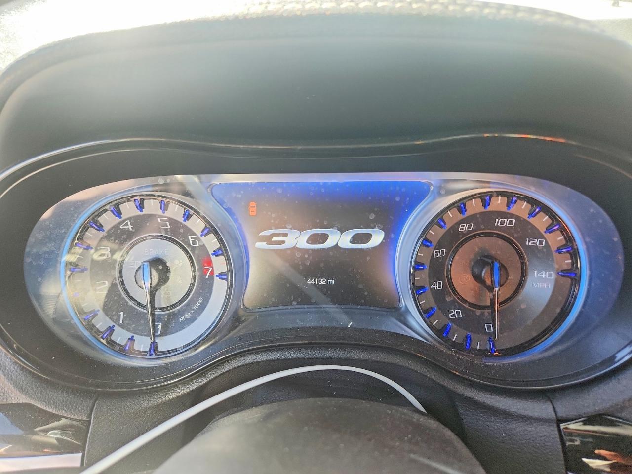 2023 Chrysler 300 S - zdjęcie 9