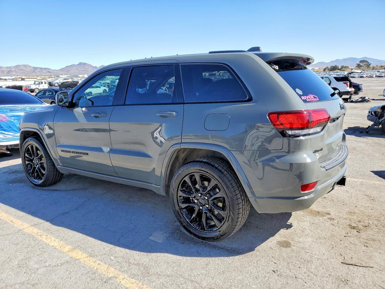 2020 Jeep Grand Cherokee Laredo - zdjęcie 2