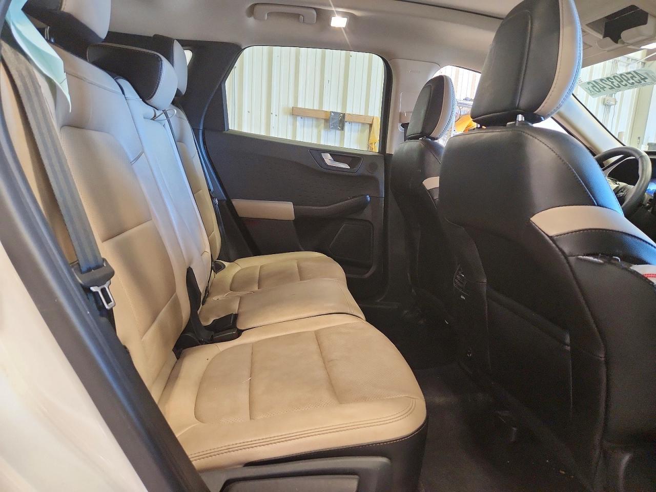 2020 Ford Escape Titanium - zdjęcie 11