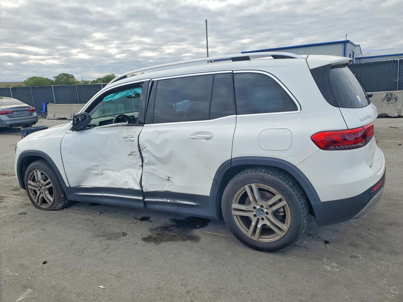 2020 Mercedes-Benz Glb 250 - zdjęcie 2