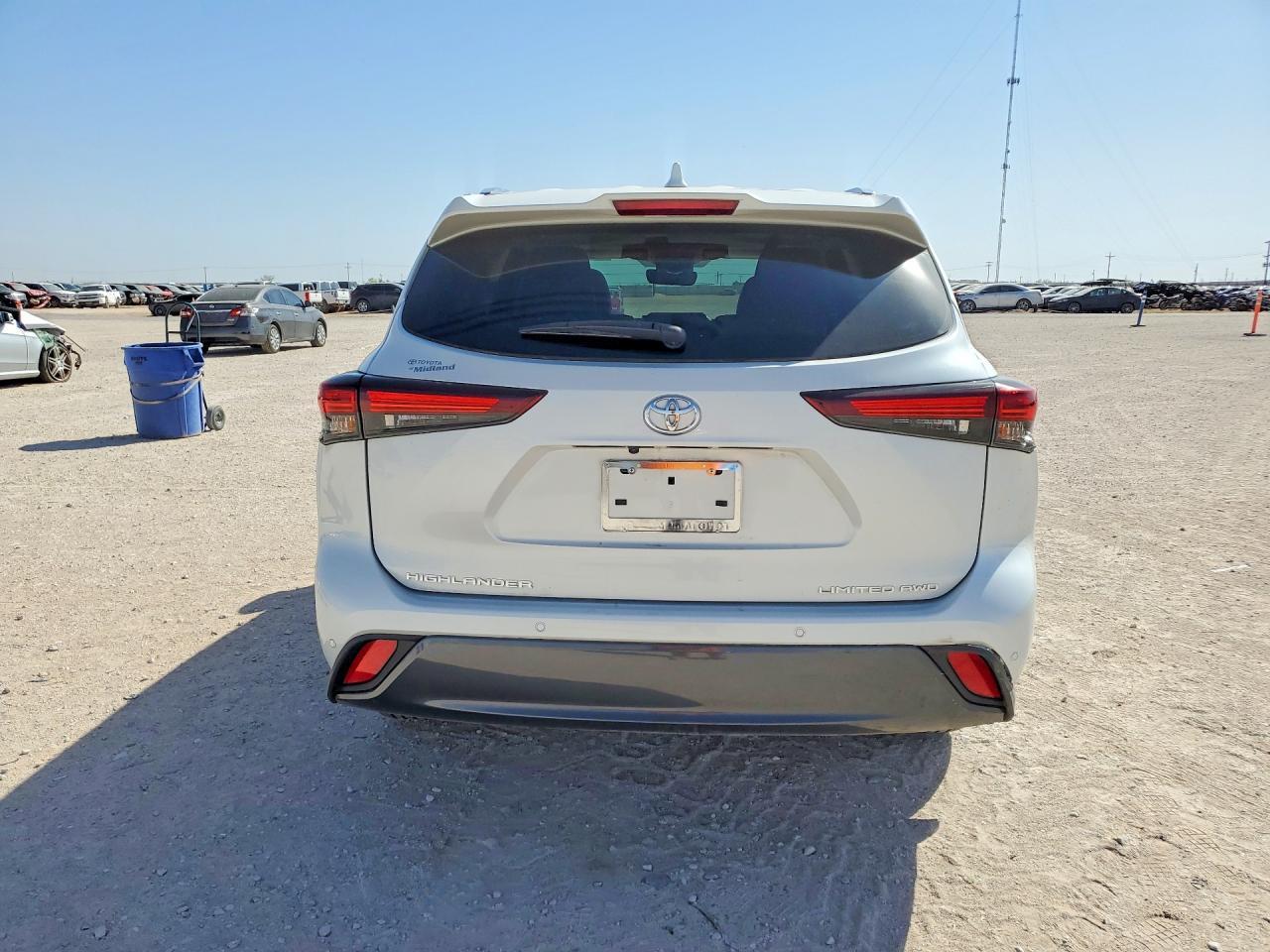 2025 Toyota Highlander Limited - zdjęcie 6