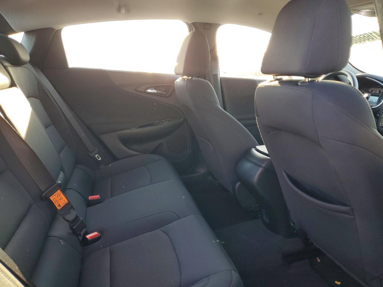 2016 Chevrolet Malibu Ls - zdjęcie 10