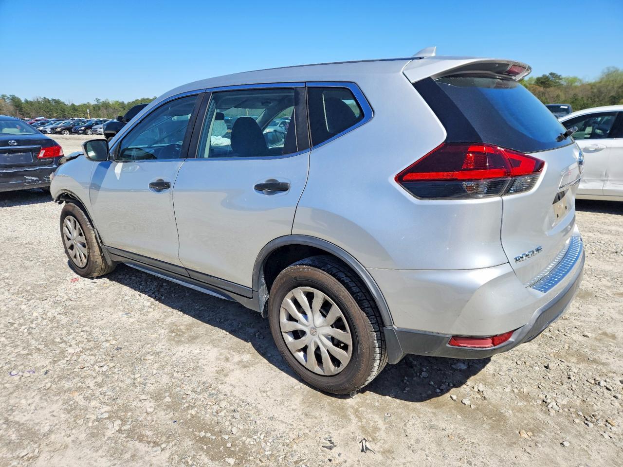 2018 Nissan Rogue S - zdjęcie 2