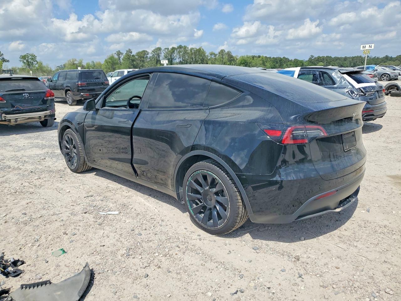 2023 Tesla Y - zdjęcie 2