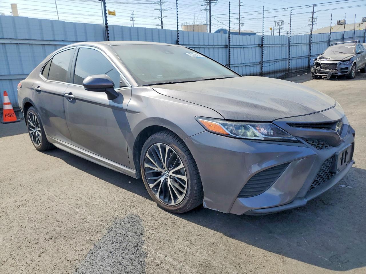 2019 Toyota Camry Se - zdjęcie 4