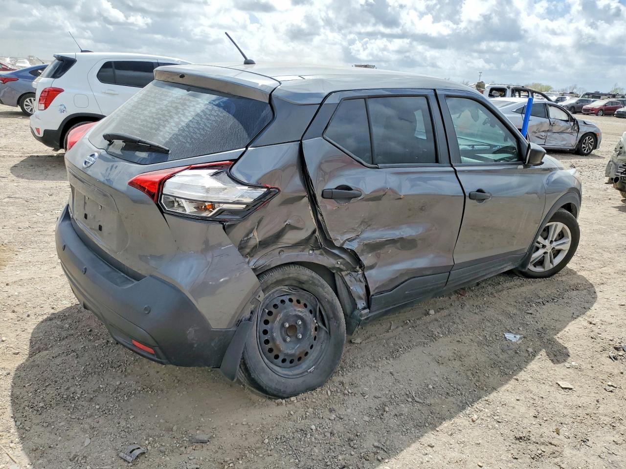 2020 Nissan Kicks S - zdjęcie 3