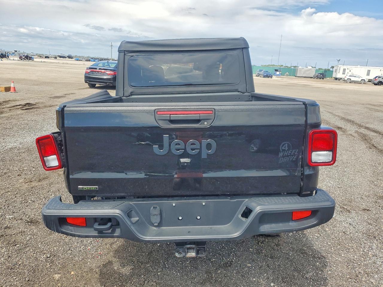 2021 Jeep Gladiator Sport - zdjęcie 6