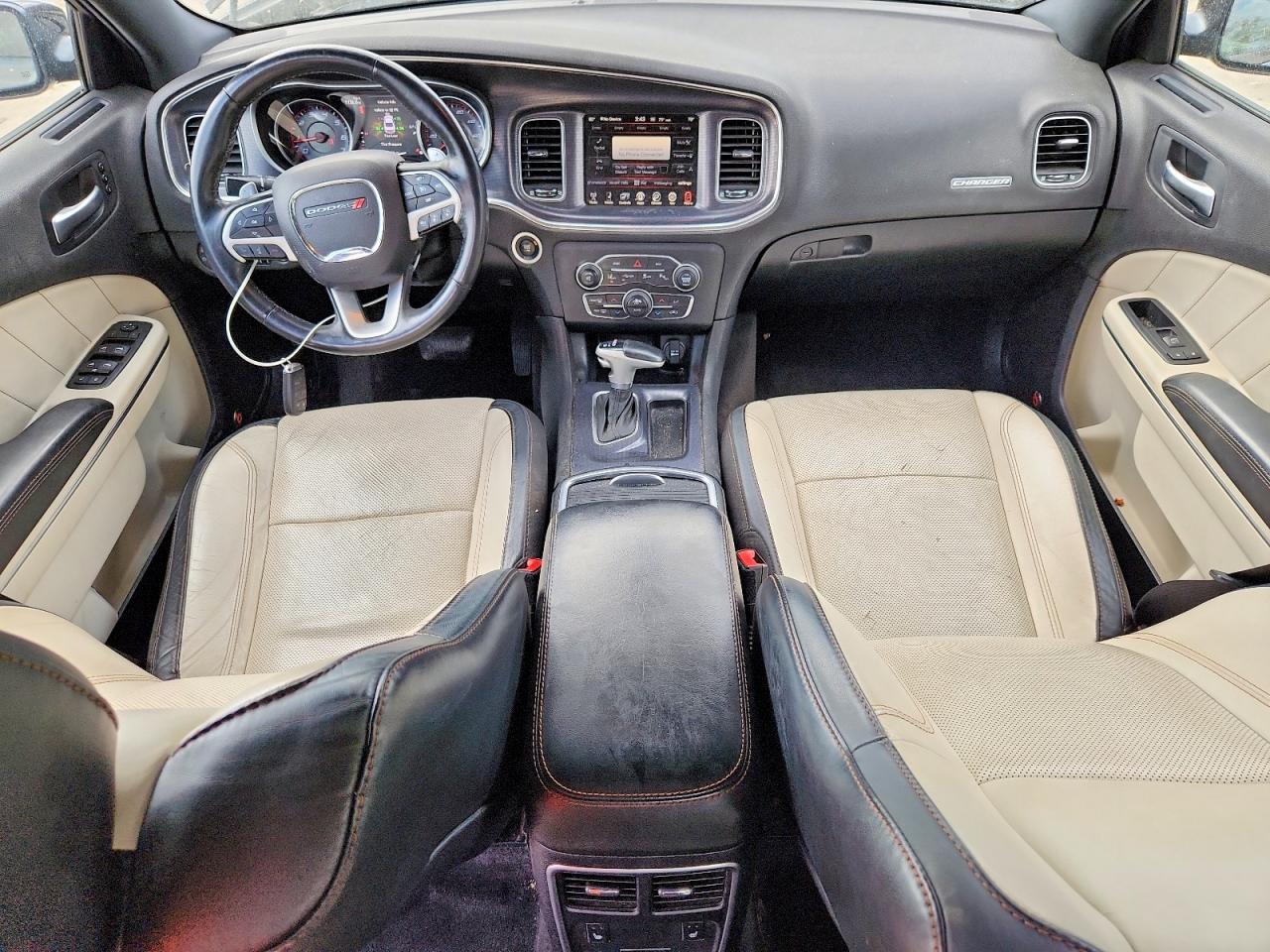 2015 Dodge Charger Sxt - zdjęcie 8