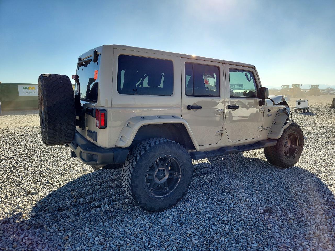 2016 Jeep Wrangler Unlimited Sahara - zdjęcie 3