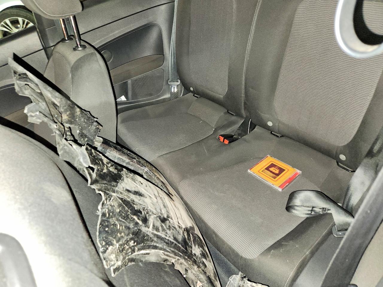 2014 Volkswagen Beetle - zdjęcie 10