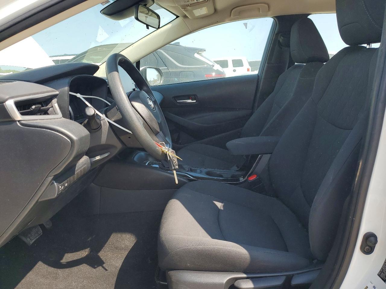 2021 Toyota Corolla Le - zdjęcie 7