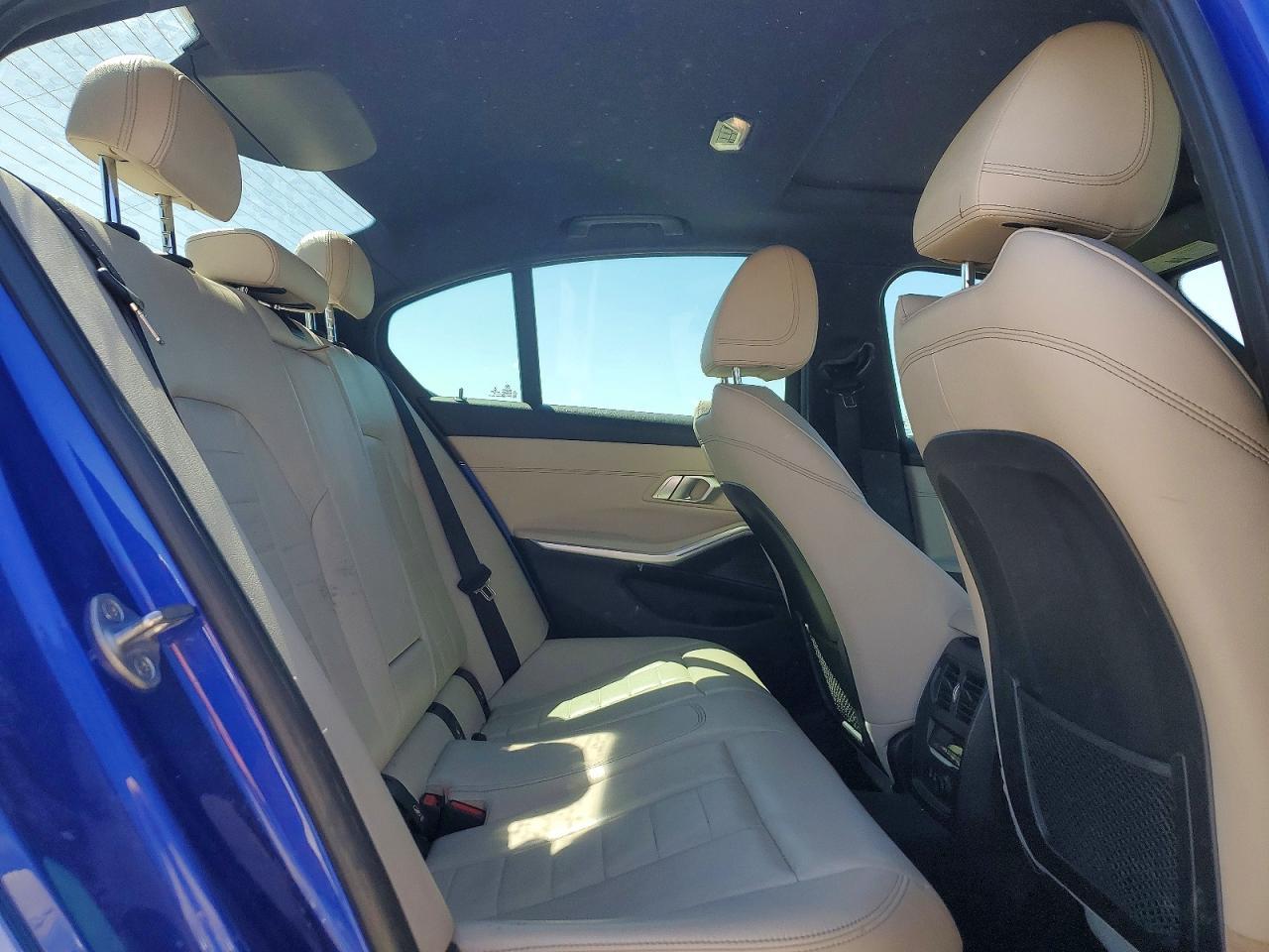 2020 BMW 330Xi - zdjęcie 10