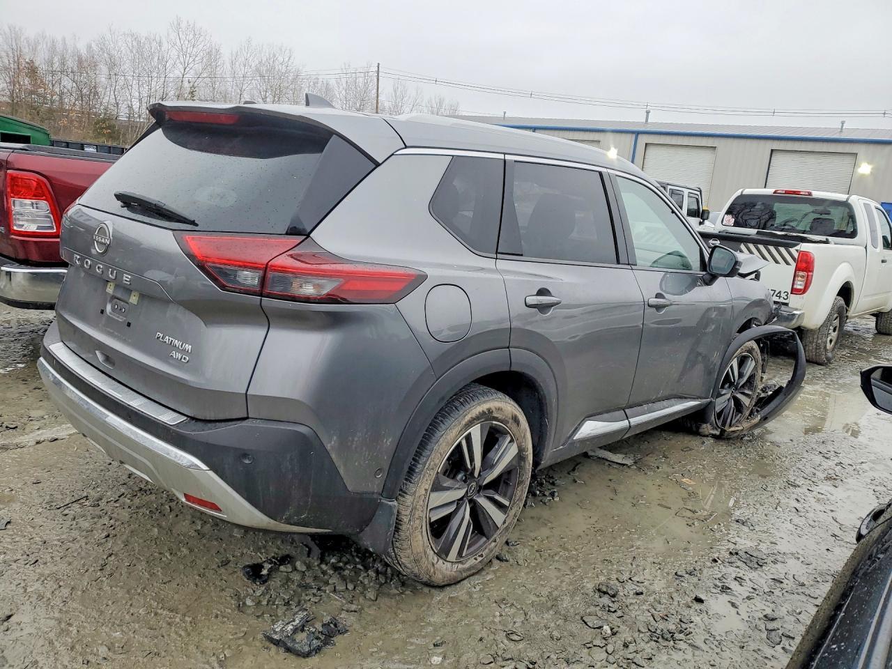 2023 Nissan Rogue Platinum - zdjęcie 3