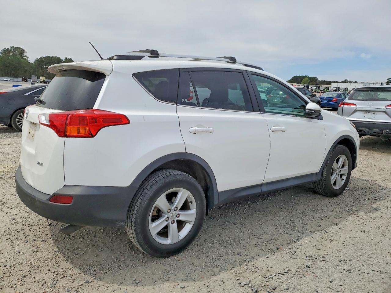 2014 Toyota Rav4 Xle - zdjęcie 3