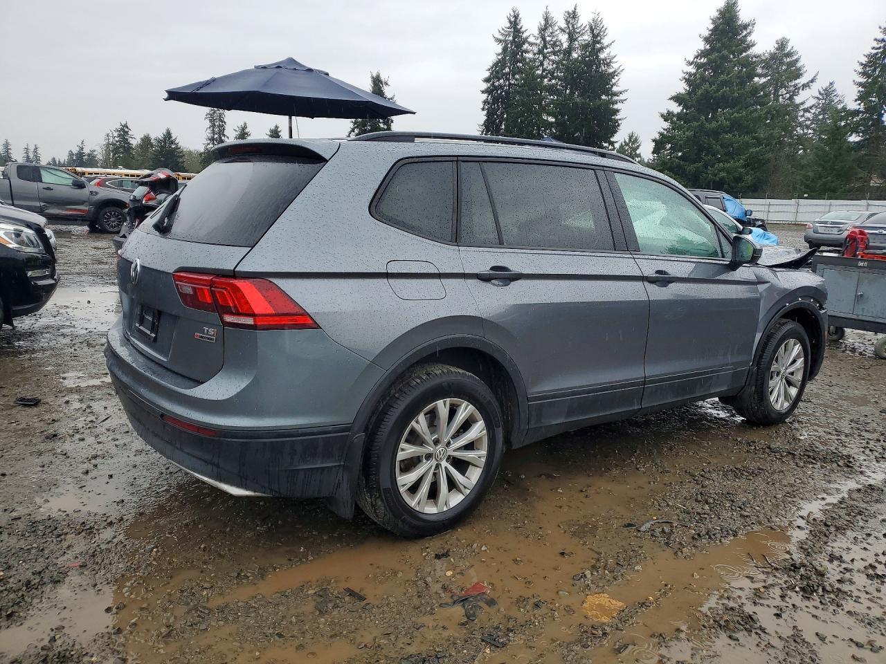 2018 Volkswagen Tiguan S - zdjęcie 3