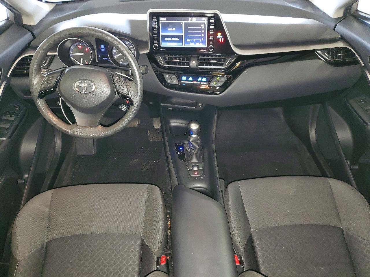 2020 Toyota C-Hr Le - zdjęcie 8