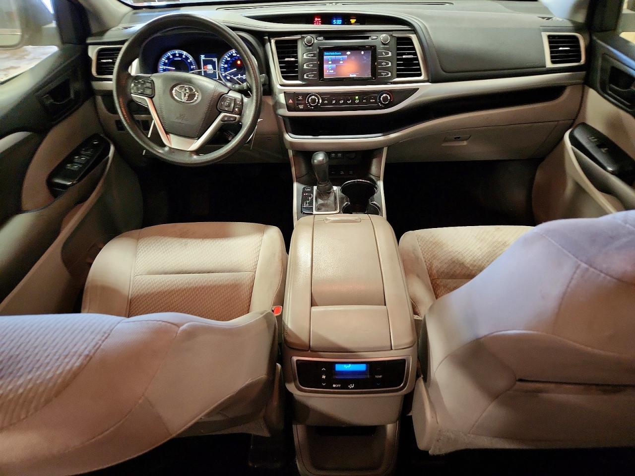 2017 Toyota Highlander Le - zdjęcie 8