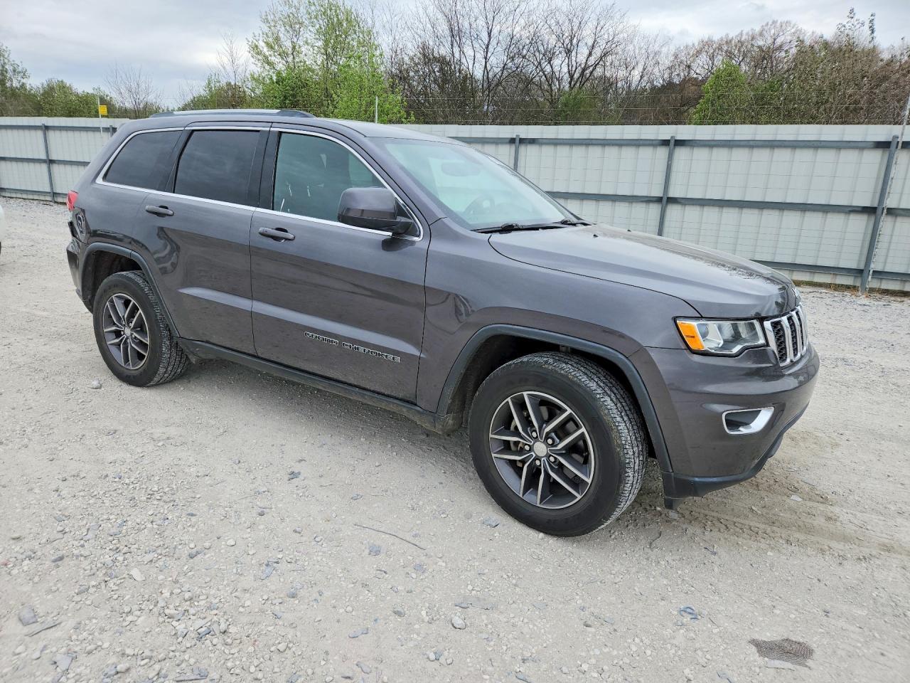 2018 Jeep Grand Cherokee Laredo - zdjęcie 4