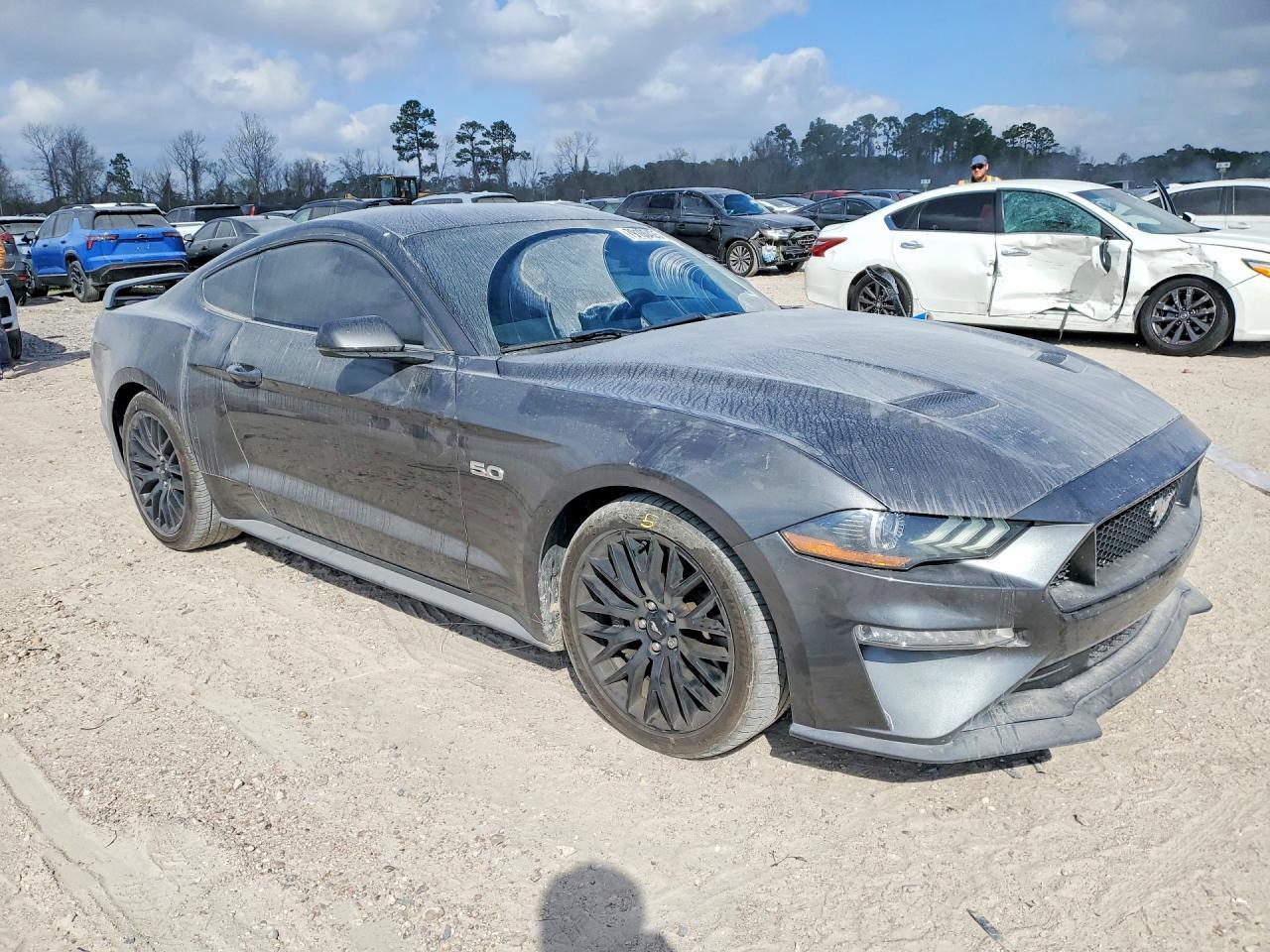 2020 Ford Mustang Gt - zdjęcie 4