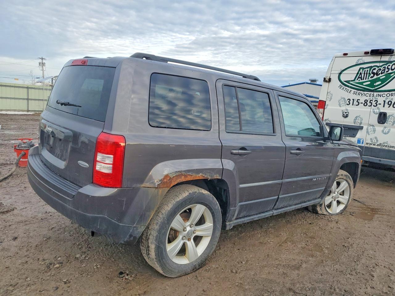 2014 Jeep Patriot Latitude - zdjęcie 3