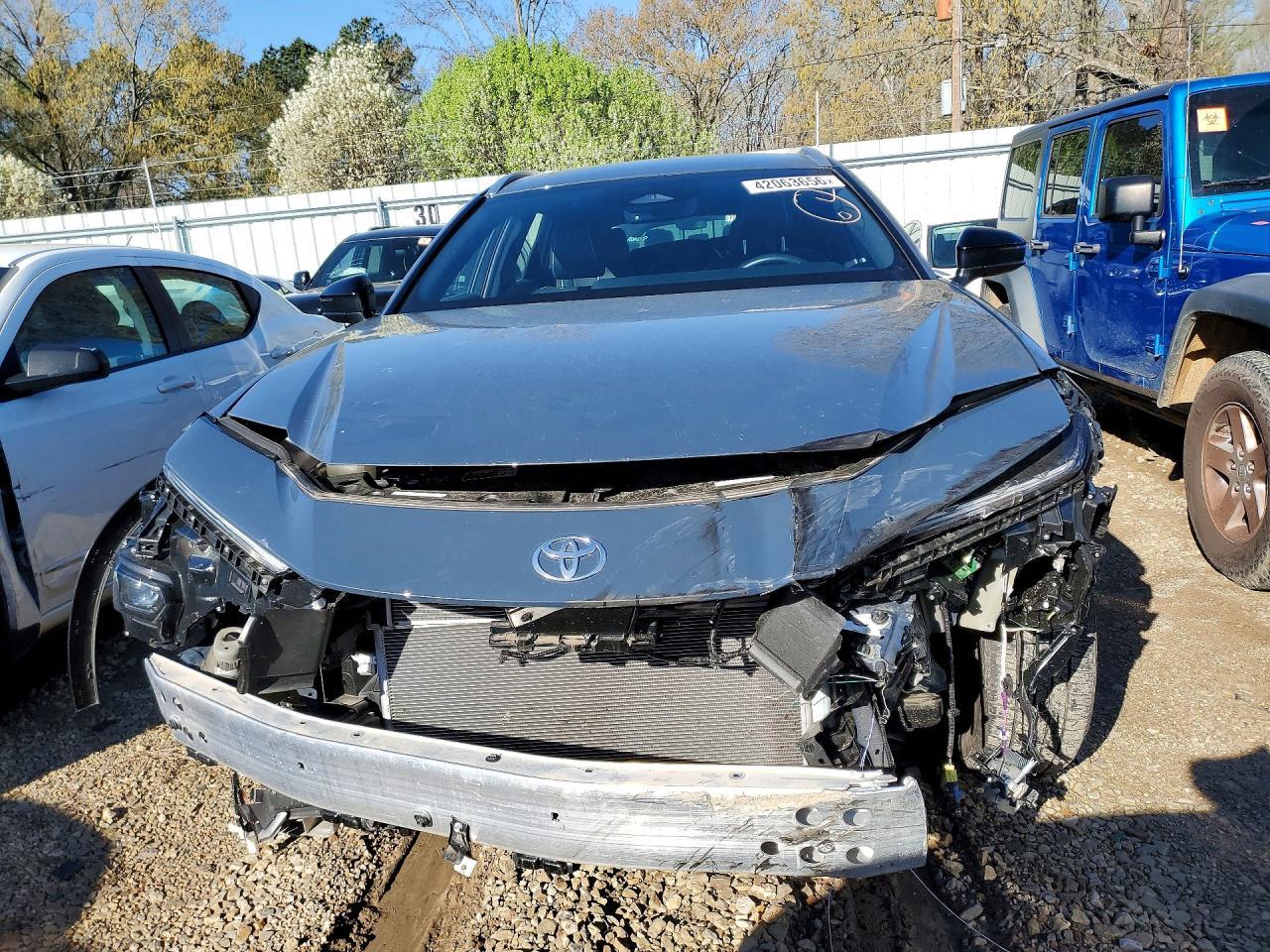 2025 Toyota Crown Signia Xle - zdjęcie 5