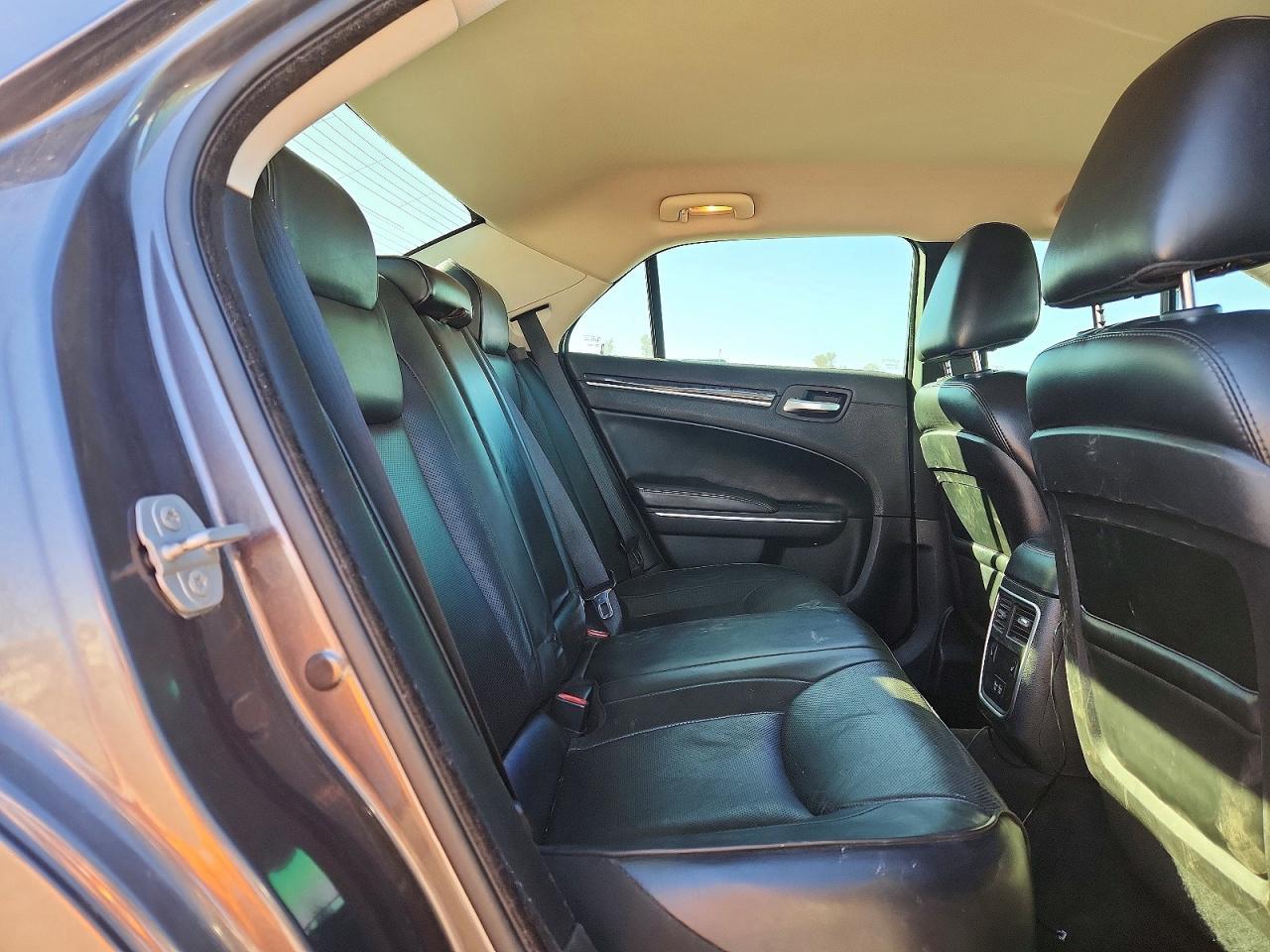 2018 Chrysler 300 Limited - zdjęcie 10