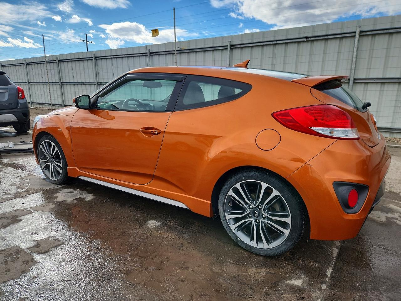 2016 Hyundai Veloster Turbo - zdjęcie 2
